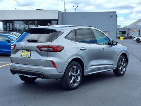 Used 2024 Ford Escape ST-Line w/ Tech Pack #1 AWD/4WD image 2
