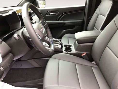 New 2025 GMC Canyon Elevation w/ Convenience Package image 13