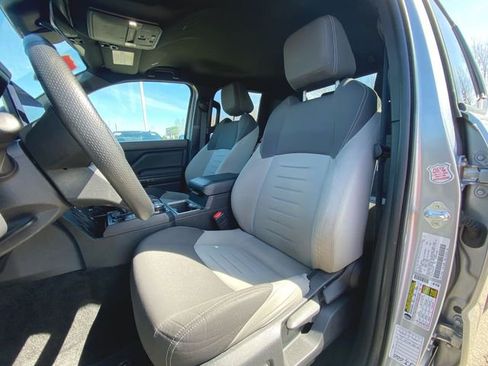 Used 2025 Toyota Tacoma TRD Off-Road AWD/4WD image 18