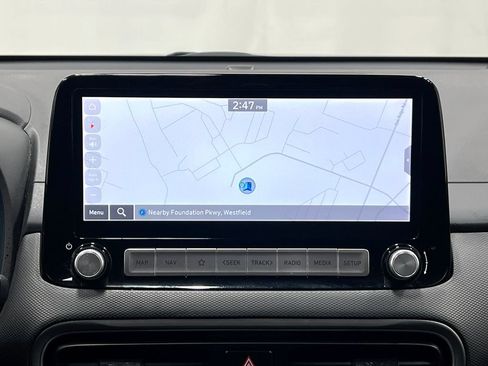 Used 2023 Hyundai Kona Limited FWD image 11