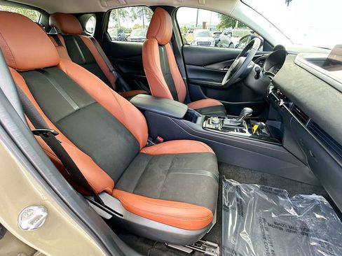 Used 2025 MAZDA CX-30 Carbon image 27