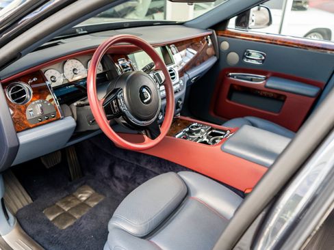 Used 2017 Rolls-Royce Ghost RWD image 8