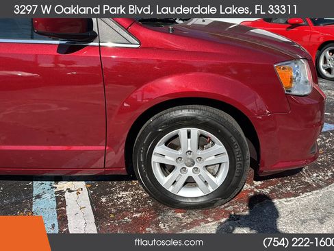 Used 2018 Dodge Grand Caravan SXT image 7