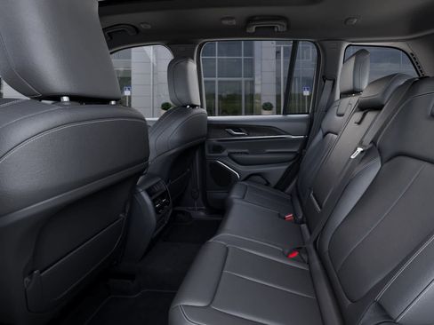 New 2026 Jeep Grand Cherokee Limited image 23