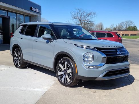New 2026 Mitsubishi Outlander SE AWD/4WD image 14