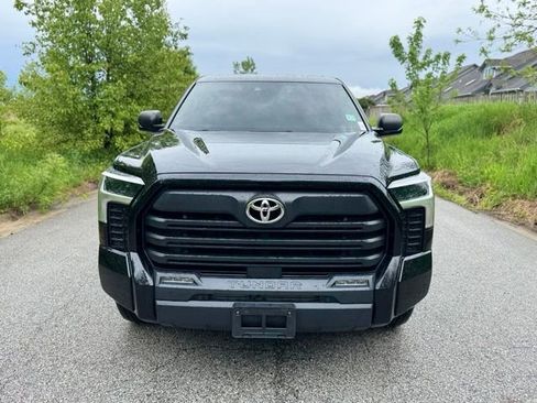 Used 2022 Toyota Tundra SR5 w/ SR5 Convenience Package AWD/4WD image 3