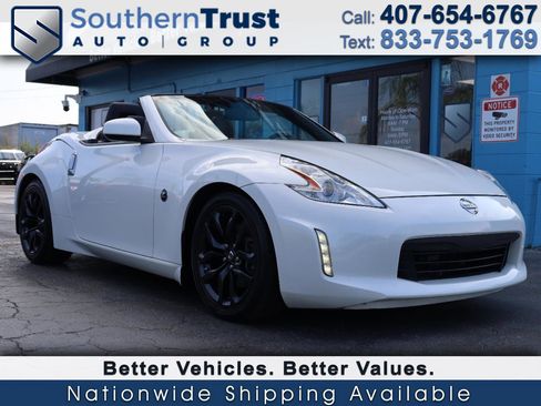 Used 2017 Nissan 370Z Touring image 1