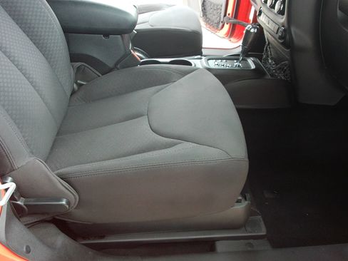 Used 2013 Jeep Wrangler Sport AWD/4WD image 18