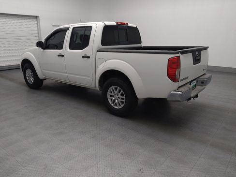 Used 2016 Nissan Frontier SV image 3