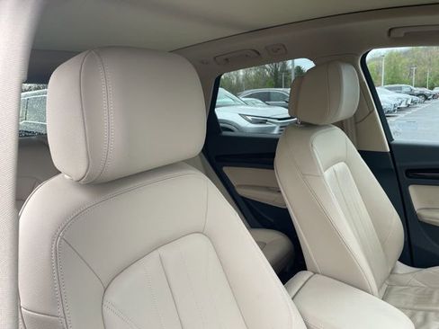 Used 2019 Audi Q5 2.0T Premium Plus w/ Premium Plus Package image 7