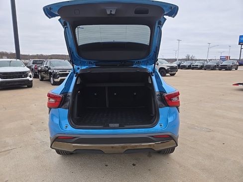 Used 2025 Chevrolet Trax ACTIV w/ Driver Confidence Package image 36