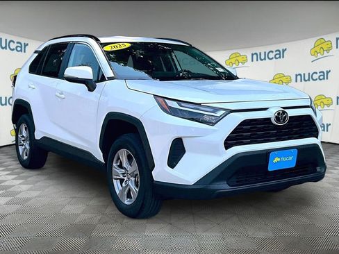 Used 2025 Toyota RAV4 XLE AWD/4WD image 1