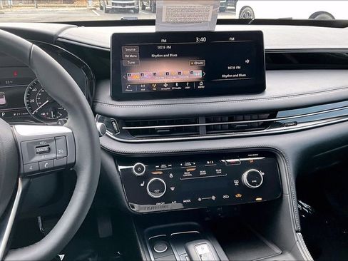 Certified 2025 INFINITI QX60 Pure image 11