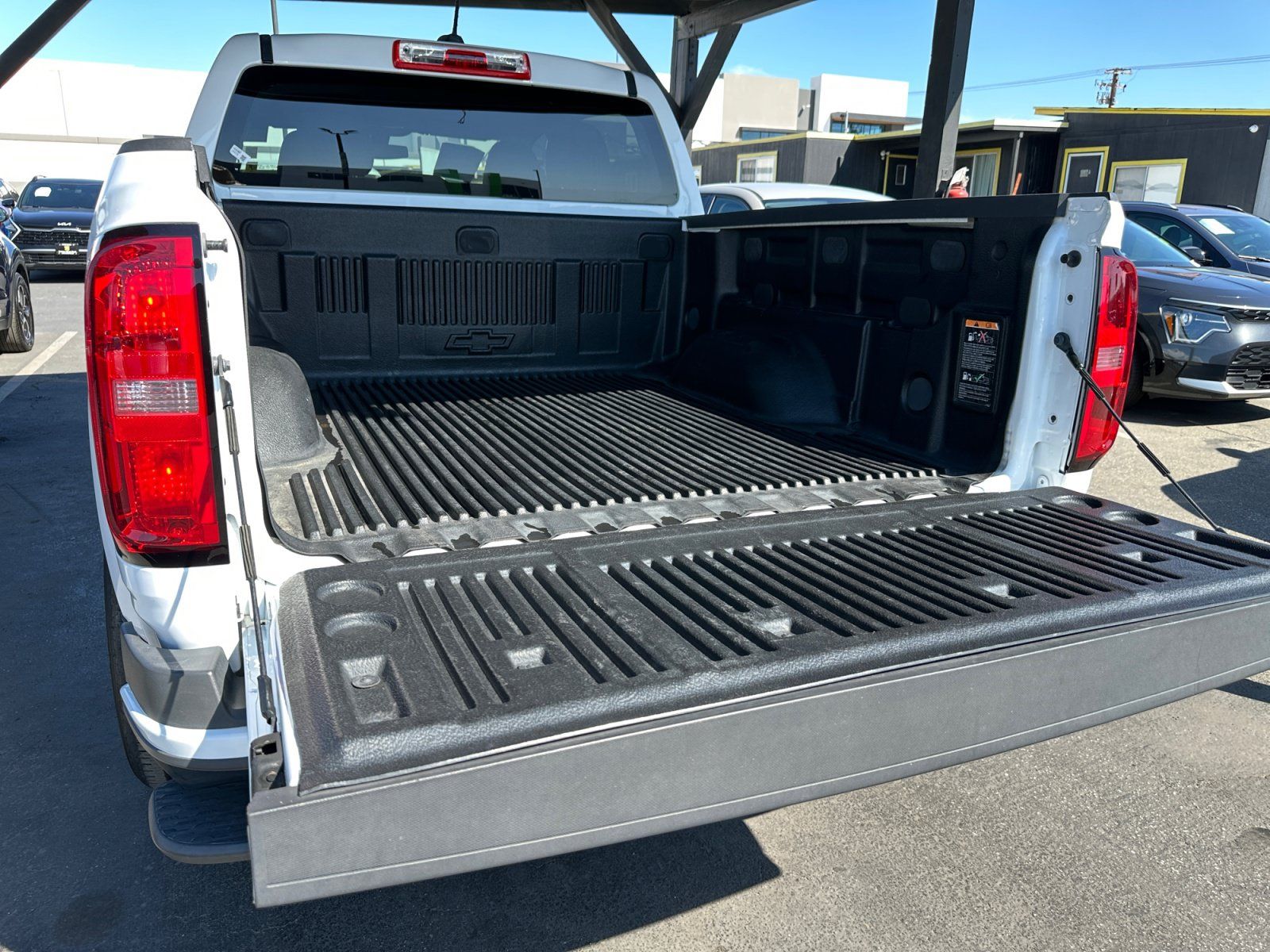 Used 2022 Chevrolet Colorado W/T w/ Custom Special Edition RWD image 26