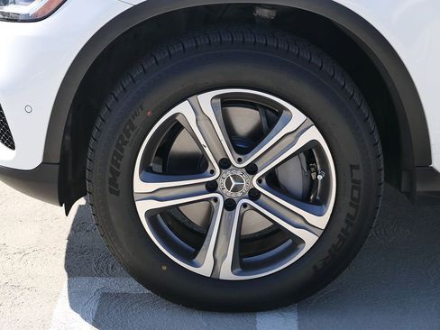 Used 2022 Mercedes-Benz GLC 300 4MATIC w/ Premium Package Lite image 10