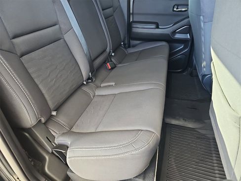 Used 2024 Nissan Frontier SV image 12