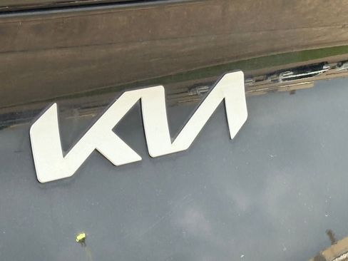 Used 2023 Kia Sportage EX FWD image 6