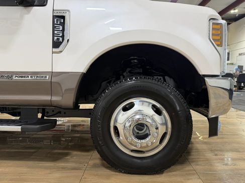 Used 2019 Ford F350 Lariat w/ Lariat Ultimate Package AWD/4WD image 4