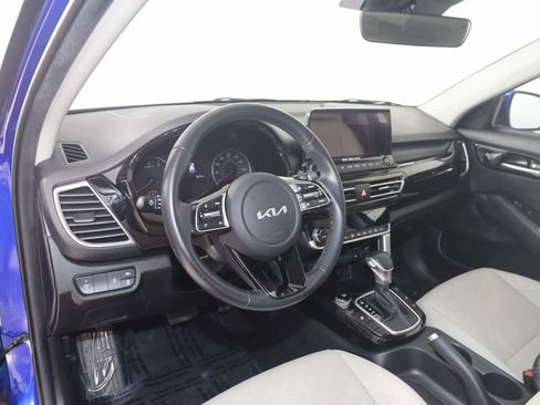 Used 2023 Kia Seltos EX image 27