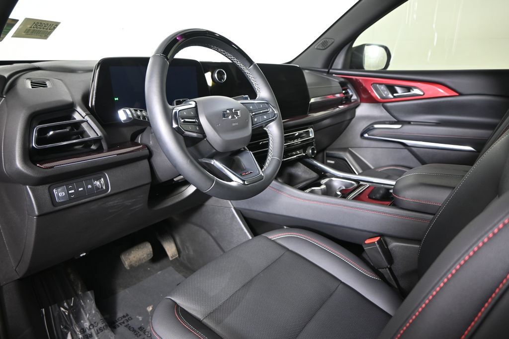 Used 2024 Chevrolet Traverse Z71 w/ Enhanced Driving Package AWD/4WD image 23