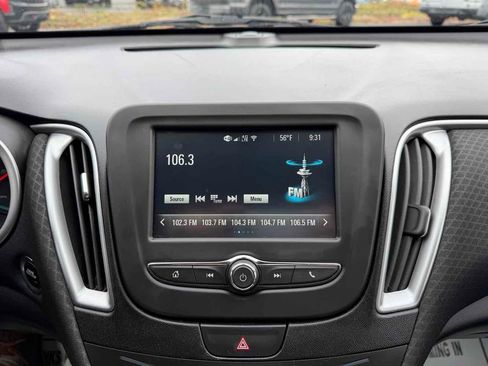 Used 2018 Chevrolet Malibu LS image 26