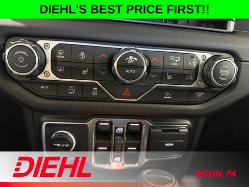 New 2026 Jeep Gladiator Sport AWD/4WD image 30