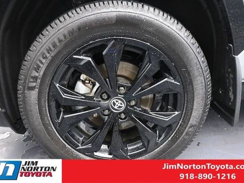 Used 2024 Toyota RAV4 SE AWD/4WD image 18