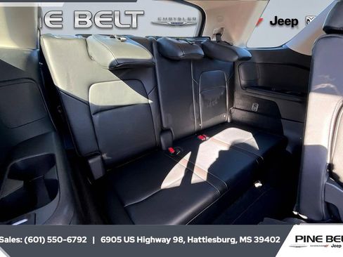 Used 2023 Nissan Pathfinder SL w/ Lighting Package (N92) image 21