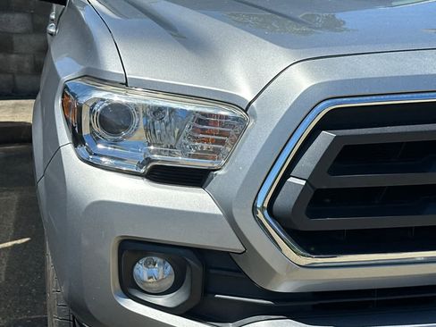 Used 2020 Toyota Tacoma SR5 RWD image 7