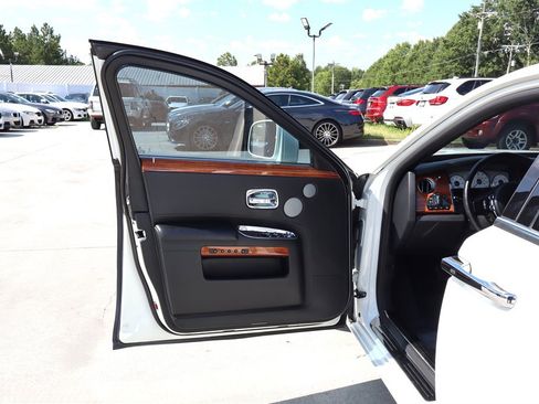 Used 2011 Rolls-Royce Ghost RWD image 59