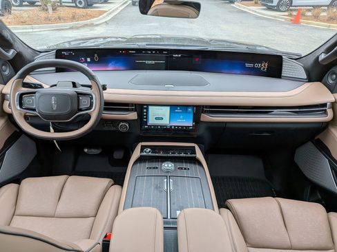 New 2026 Lincoln Navigator L Black Label AWD/4WD image 18