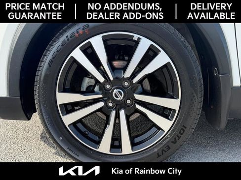 Used 2020 Nissan Kicks SR w/ SR Premium Package FWD image 10