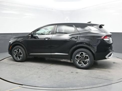 Used 2024 Kia Sportage LX AWD/4WD image 4