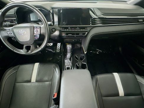 Used 2025 Toyota Camry SE FWD image 16