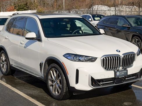 Used 2024 BMW X5 xDrive50e AWD/4WD image 9