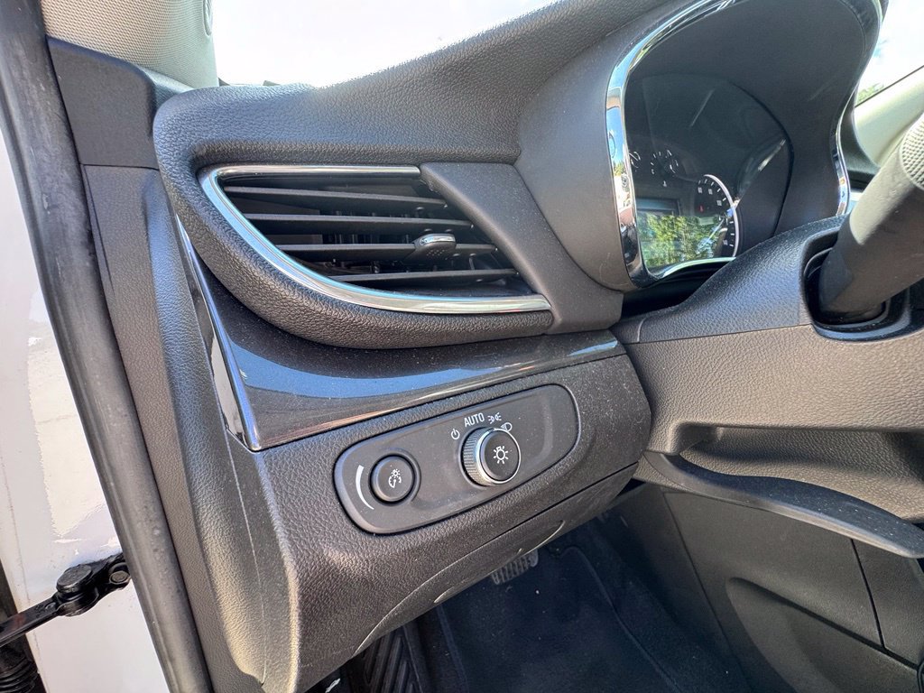 Used 2020 Buick Encore Preferred FWD image 21