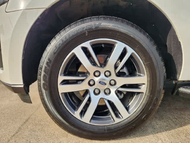 Used 2024 Ford Expedition XLT RWD image 7
