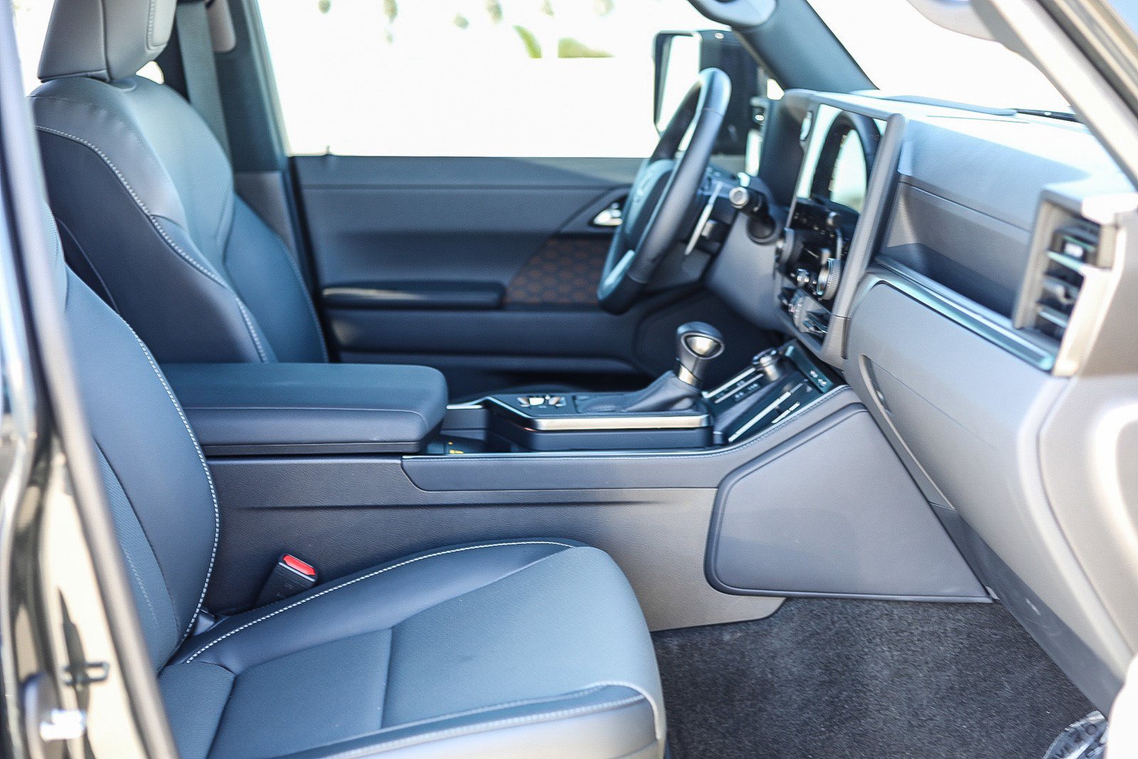 Used 2025 Lexus GX 550 w/ Cold Area Package AWD/4WD image 16