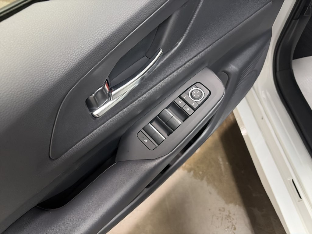 New 2026 Toyota Prius Plug-In Hybrid FWD image 24