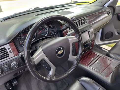 Used 2013 Chevrolet Tahoe LTZ image 28