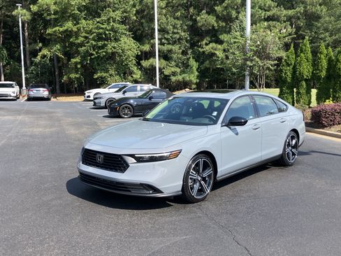 Used 2026 Honda Accord SE image 6