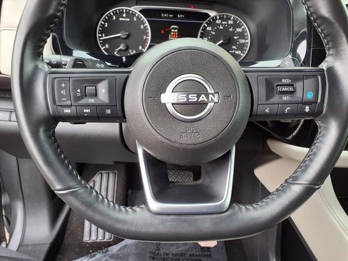Used 2024 Nissan Pathfinder SV AWD/4WD image 15
