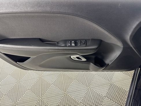 Used 2016 Dodge Challenger SXT image 12