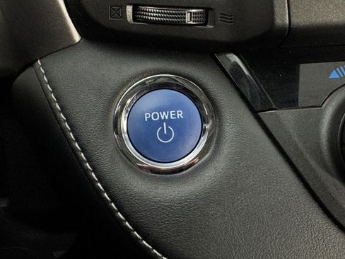 Used 2017 Toyota RAV4 Limited image 26