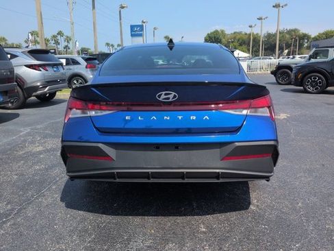 Certified 2025 Hyundai Elantra Sport FWD image 4
