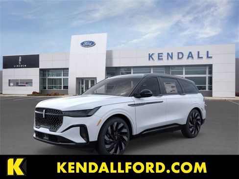 New 2026 Lincoln Nautilus Reserve w/ Jet Appearance Package image 1