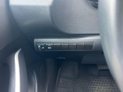 Certified 2025 Toyota Corolla SE image 31