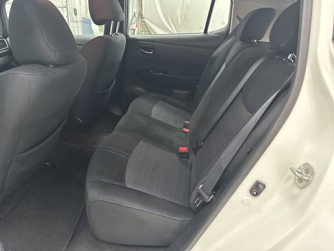Used 2018 Nissan Leaf SV w/ SV Technology Package FWD image 22