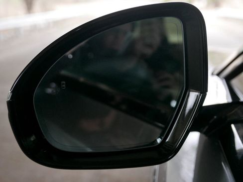 Used 2024 Lincoln Nautilus Reserve image 33