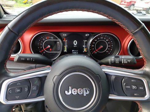 Used 2021 Jeep Wrangler Unlimited Rubicon image 34